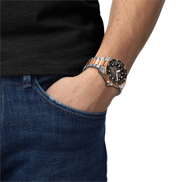 t120-807-22-051-01_wrist.png