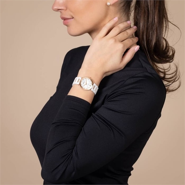rado-lacoupole-diamonds-r22240703mood2_1__1.jpg