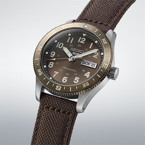 seiko5-sports-field-hdb009-otomatik-erkek-kol-saati5.png
